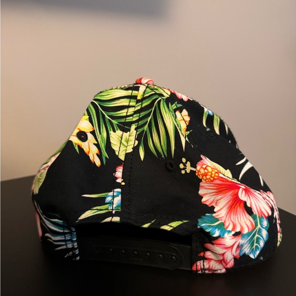 Trixin snapback hat - Picture 3 of 3